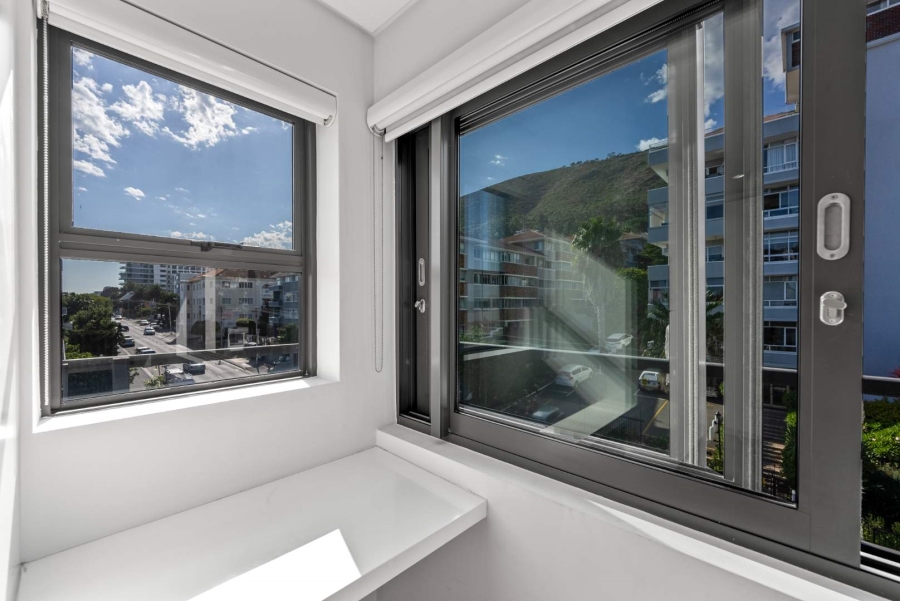 To Let 2 Bedroom Property for Rent in Sea Point Western Cape